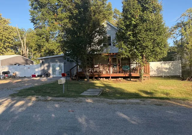 Photo 2 of Single family home for sale at 1304 Madison Ave, Sandoval, IL 62882 | MLS# 12778500 | Listing updated on 2026-10-07