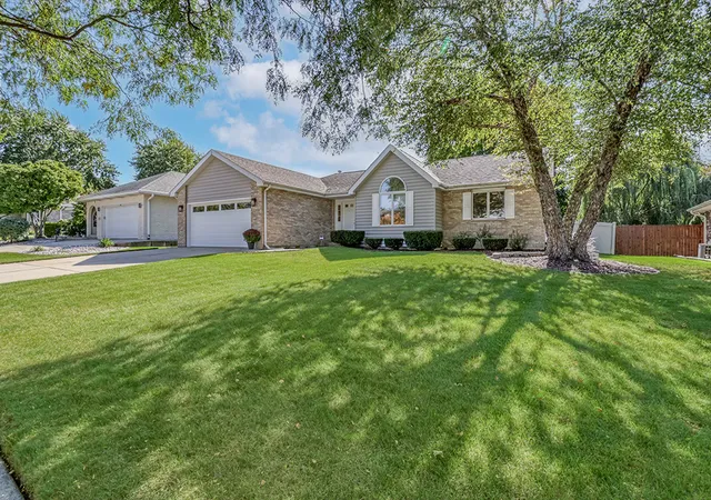 Photo 1 of Single family home for sale at 1109 Michael St, Lockport, IL 60441 | MLS# 12778514 | Listing updated on 2026-10-09