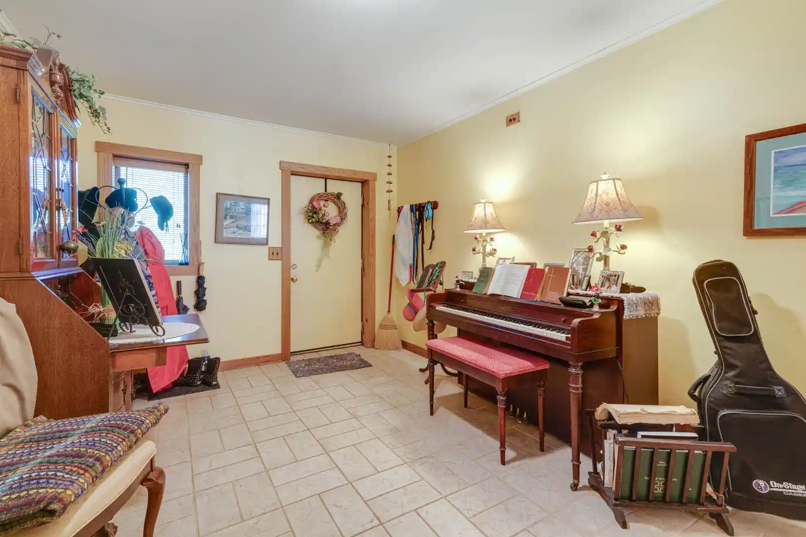 Photo 3 of Single family home for sale at 10704 Breezy Lawn Rd, Spring Grove, IL 60081 | MLS# 12778521 | Listing updated on 2026-10-09