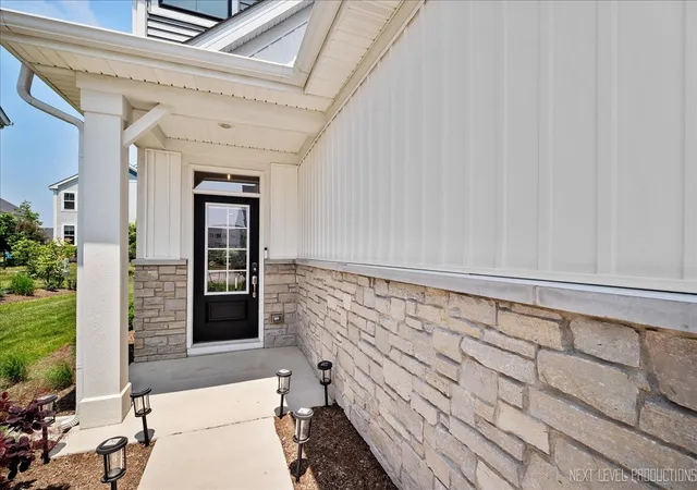 Photo 3 of Townhouse for sale at 4116 Chelsea Manor Cir, Aurora, IL 60504 | MLS# 12778548 | Listing updated on 2026-10-08