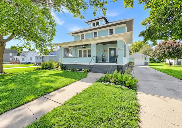 Photo 3 of Single family home for sale at 707 S Oakwood Ave, Geneseo, IL 61254 | MLS# 12778562 | Listing updated on 2026-10-07