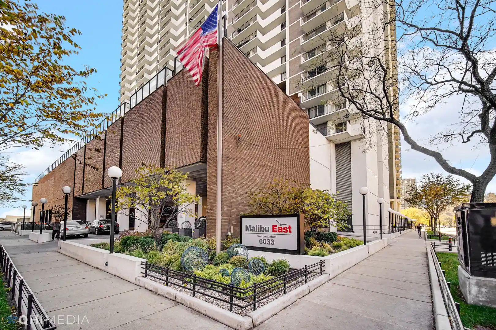 Listing Photo 1 - Condo for sale in 6033 N Sheridan Rd located at 6033 N Sheridan Rd, Chicago, IL 60660 - Unit #11G