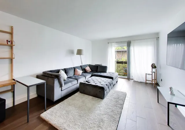 Photo 4 of Condo for sale at 6359 N Ridge Ave #302, Chicago, IL 60660 | MLS# 12778567 | Listing updated on 2026-10-07