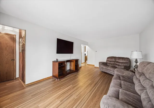 Photo 2 of Single family home for sale at 5117 W 121st Place, Alsip, IL 60803 | MLS# 12778574 | Listing updated on 2026-10-28