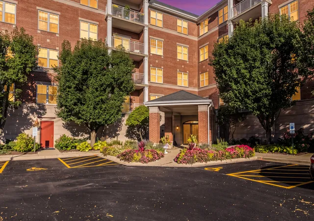 Photo 3 of Condo for sale at 101 Pointe Dr #103, Northbrook, IL 60062 | MLS# 12778579 | Listing updated on 2026-10-07