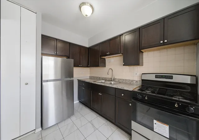 Photo 4 of Condo for sale at 7320 N Rogers Ave #210, Chicago, IL 60626 | MLS# 12778588 | Listing updated on 2026-10-06