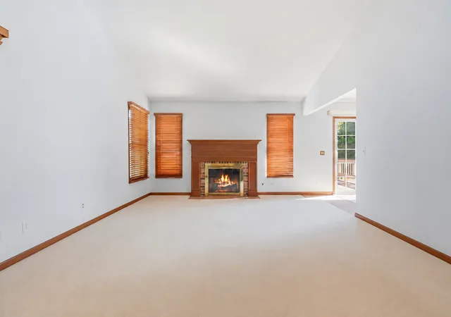 Photo 3 of Single family home for sale at 1173 N Clearwater Ct, Palatine, IL 60067 | MLS# 12778596 | Listing updated on 2026-10-14