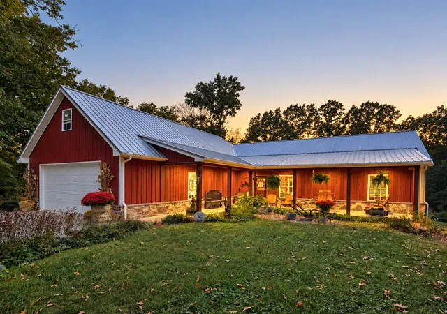 Single family home for sale at 3975 Somerset Rd, Harrisburg, IL 62946 | MLS# 12778601