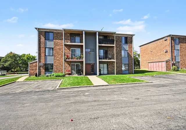 Photo 18 of Condo for sale at 280 Canterbury Ln #5, Bolingbrook, IL 60440 | MLS# 12778606 | Listing updated on 2026-10-07