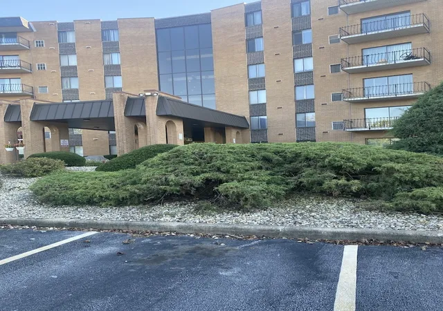 Photo 1 of Condo for sale at 900 W Sunset Dr #502, Glenwood, IL 60425 | MLS# 12778607 | Listing updated on 2026-10-26
