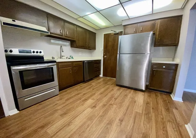 Photo 3 of Condo for sale at 900 W Sunset Dr #502, Glenwood, IL 60425 | MLS# 12778607 | Listing updated on 2026-10-26