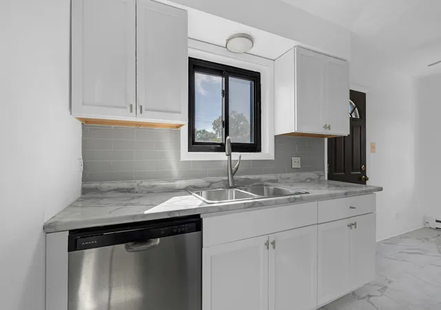 Photo 4 of Townhouse for sale at 1s175 Winthrop Ln, Villa Park, IL 60181 | MLS# 12778613 | Listing updated on 2026-10-07
