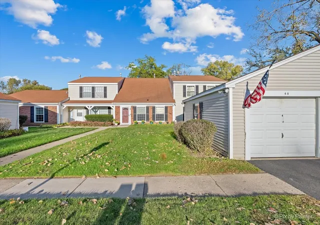 Photo 2 of Townhouse for sale at 44 Silver Tree Cir, Cary, IL 60013 | MLS# 12778635 | Listing updated on 2026-10-08