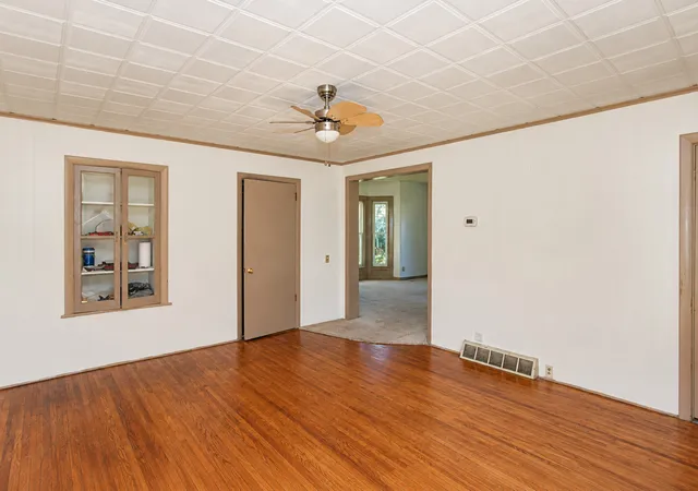 Photo 4 of Single family home for sale at 737 E Grant Hwy, Marengo, IL 60152 | MLS# 12778644 | Listing updated on 2026-10-07
