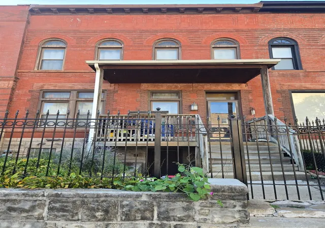 Photo 1 of Townhouse for sale at 3824 S Calumet Ave, Chicago, IL 60653 | MLS# 12778653 | Listing updated on 2026-10-20