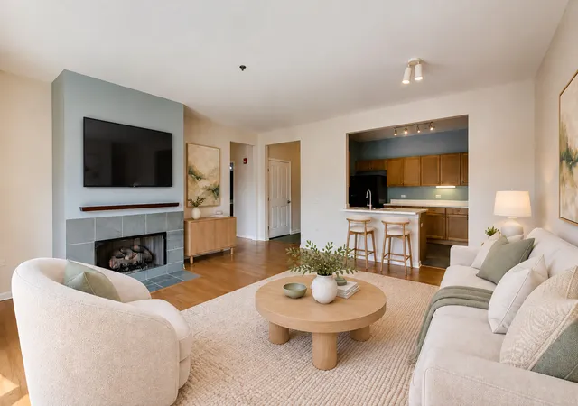 Listing Photo 5 - Condo for sale in building located at 2951 Central St, Evanston, IL 60201 - Unit #307
