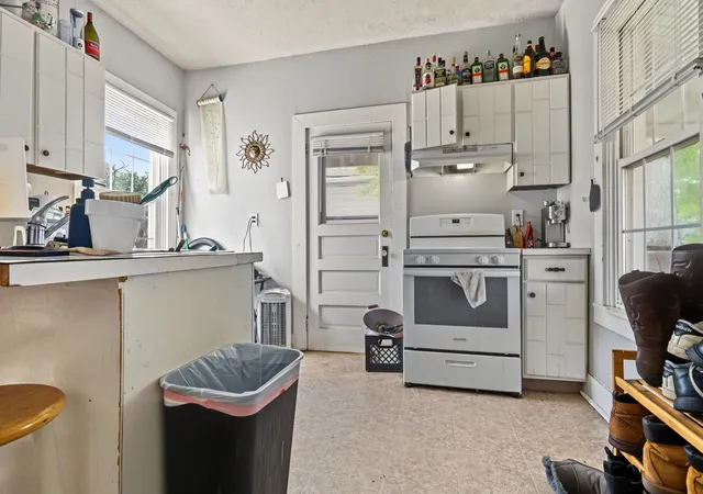 Photo 3 of Single family home for sale at 401 S Linden St, Normal, IL 61761 | MLS# 12778675 | Listing updated on 2026-10-10