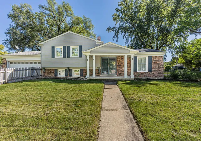 Photo 2 of Single family home for sale at 4 Tamarack Ave, Naperville, IL 60540 | MLS# 12778678 | Listing updated on 2026-10-06