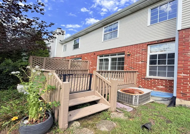 Photo 4 of Townhouse for sale at 541 Goodwin Dr, Bolingbrook, IL 60440 | MLS# 12778687 | Listing updated on 2026-10-07