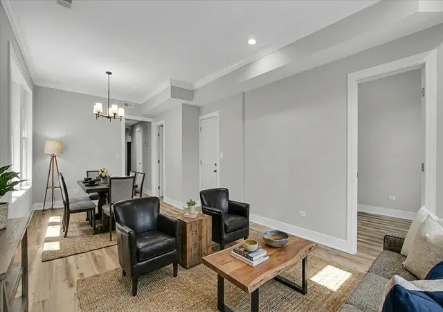 Listing Photo 4 - Condo for sale in building located at 7026 S Eberhart Ave, Chicago, IL 60637