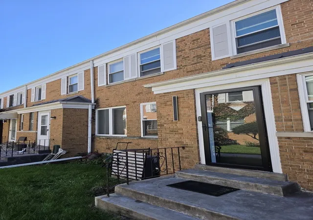Photo 1 of Townhouse for sale at 1436 N Harlem Ave #E, River Forest, IL 60305 | MLS# 12778711 | Listing updated on 2026-10-07