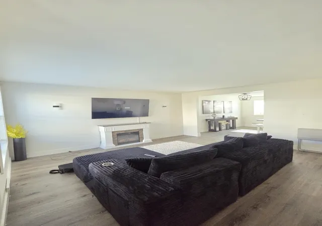 Photo 4 of Townhouse for sale at 1436 N Harlem Ave #E, River Forest, IL 60305 | MLS# 12778711 | Listing updated on 2026-10-07