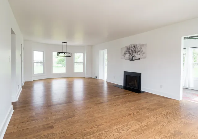 Photo 3 of Single family home for sale at 1600 Bucklin St, La Salle, IL 61301 | MLS# 12778721 | Listing updated on 2026-10-06