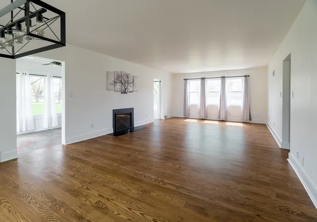 Photo 3 of Single family home for sale at 1600 Bucklin St, La Salle, IL 61301 | MLS# 12778721 | Listing updated on 2026-10-06