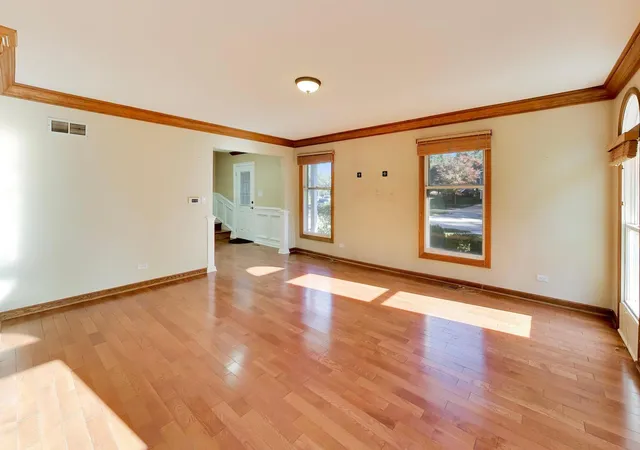 Photo 2 of Single family home for sale at 4230 Eisenhower Cir, Hoffman Estates, IL 60192 | MLS# 12778724 | Listing updated on 2026-10-23
