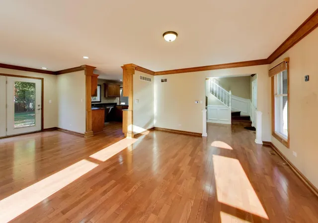 Photo 3 of Single family home for sale at 4230 Eisenhower Cir, Hoffman Estates, IL 60192 | MLS# 12778724 | Listing updated on 2026-10-23