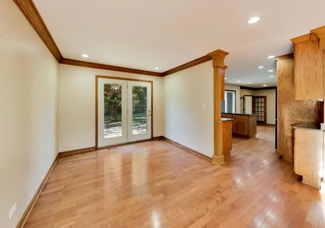 Photo 4 of Single family home for sale at 4230 Eisenhower Cir, Hoffman Estates, IL 60192 | MLS# 12778724 | Listing updated on 2026-10-23