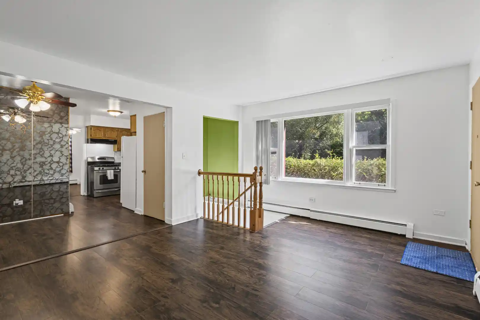 Listing Photo 2 - Condo for sale in 44 King Arthur Ct located at 44 King Arthur Ct, Northlake, IL 60164 - Unit 44 King Arthur Ct