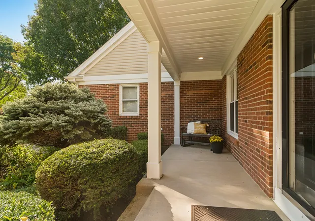 Photo 3 of Single family home for sale at 2794 Whispering Oaks Dr, Buffalo Grove, IL 60089 | MLS# 12778744 | Listing updated on 2026-10-08