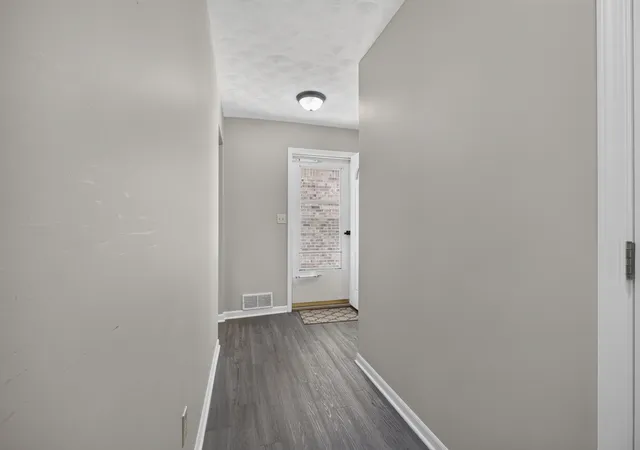 Photo 3 of Condo for sale at 9 Meadow Trl W #9, De Kalb, IL 60115 | MLS# 12778757 | Listing updated on 2026-10-07