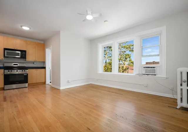 Photo 3 of Condo for sale at 1411 W Farwell Ave #K3, Chicago, IL 60626 | MLS# 12778761 | Listing updated on 2026-10-29