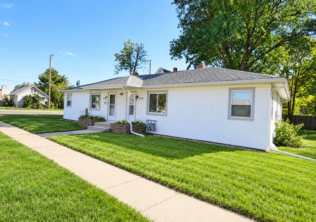 Photo 1 of Multi family home for sale at 1519 21st Avenue, Rockford, IL 61104 | MLS# 12778766 | Listing updated on 2026-10-08