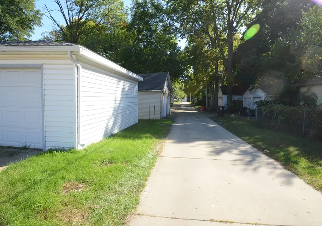 Photo 4 of House for sale at 1519 21st Avenue, Rockford, IL 61104 | MLS# 12778766 | Listing updated on 2026-10-06