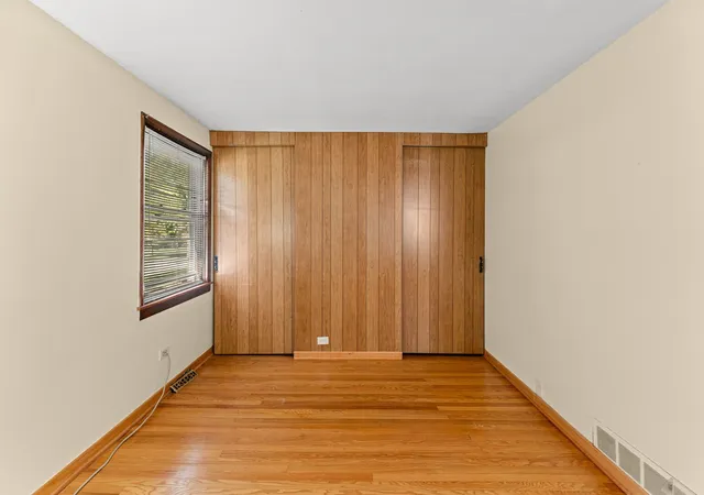 Photo 3 of Single family home for sale at 17951 Commercial Ave, Lansing, IL 60438 | MLS# 12778768 | Listing updated on 2026-10-07