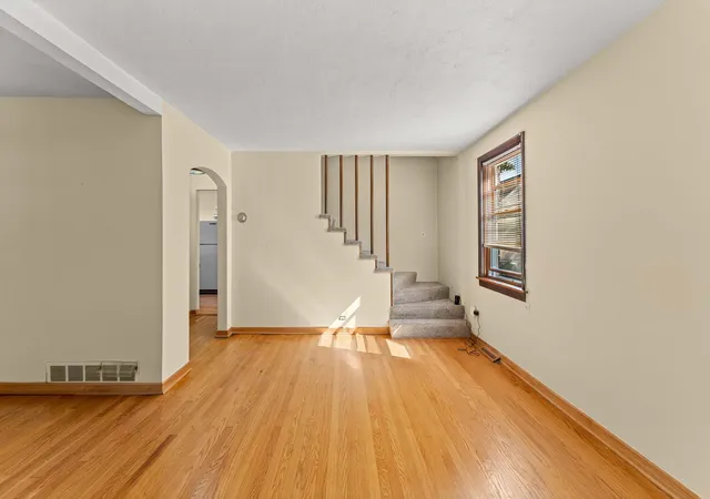 Photo 4 of Single family home for sale at 17951 Commercial Ave, Lansing, IL 60438 | MLS# 12778768 | Listing updated on 2026-10-07