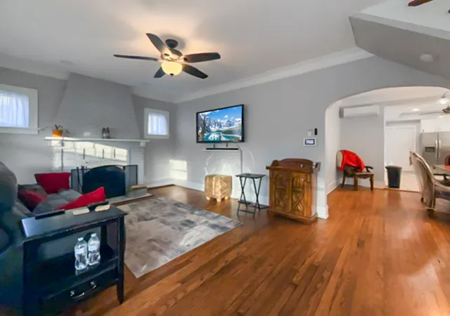 Photo 3 of Single family home for sale at 215 Maple Ln, Thornton, IL 60476 | MLS# 12778784 | Listing updated on 2026-10-22