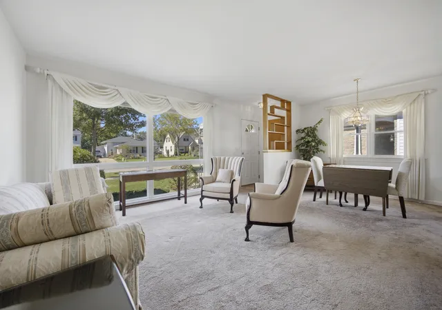 Photo 2 of Single family home for sale at 455 N Maple Ave, Elmhurst, IL 60126 | MLS# 12778786 | Listing updated on 2026-10-14