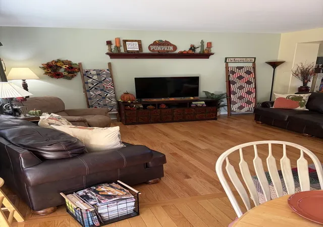 Photo 4 of Single family home for sale at 821 Woodhill Ct, Lake Villa, IL 60046 | MLS# 12778793 | Listing updated on 2026-10-21