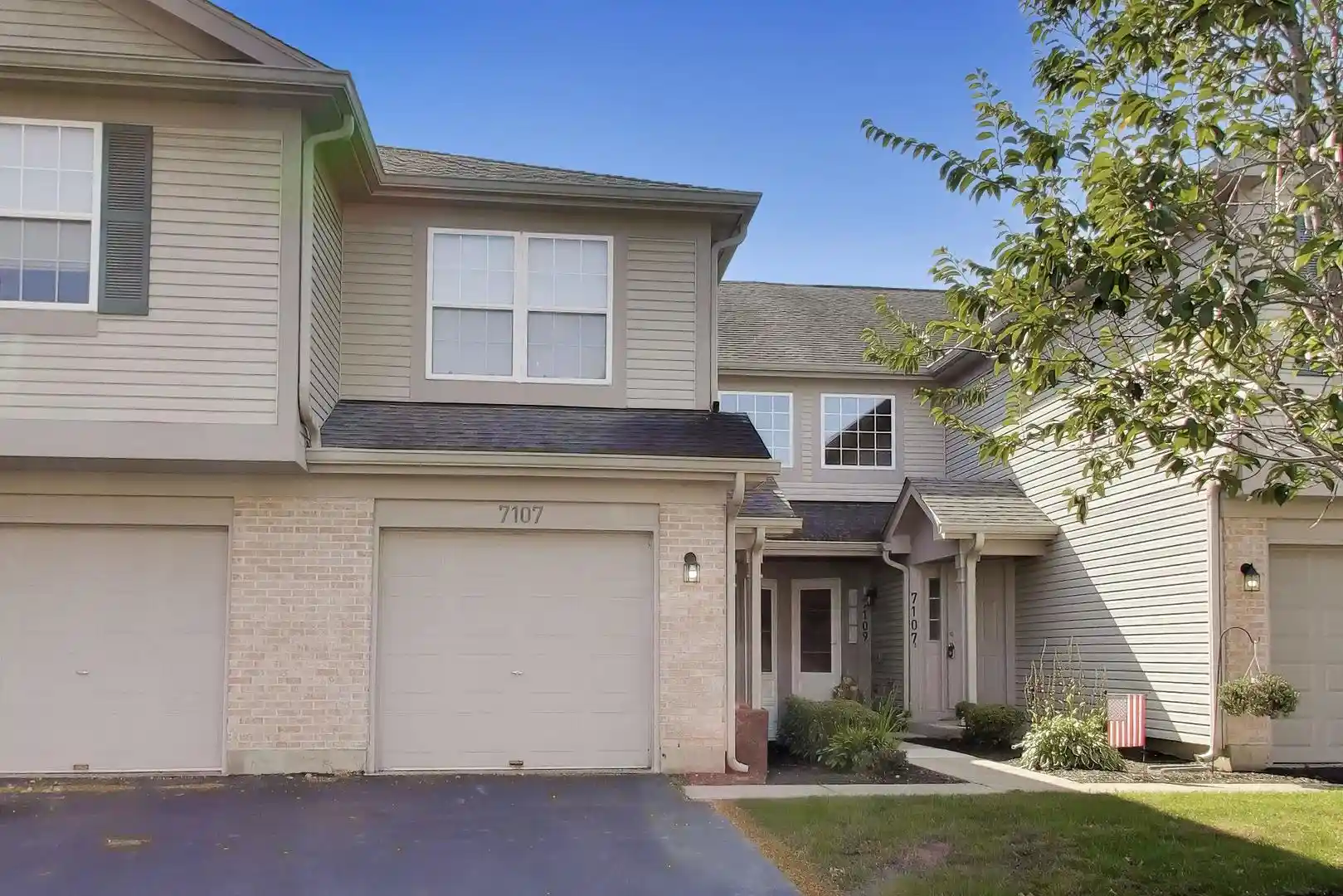Listing Photo 1 - Condo for sale in 7107 S Stratton Ln located at 7107 S Stratton Ln, Gurnee, IL 60031 - Unit #11-C-7107