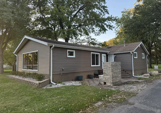 Photo 3 of Single family home for sale at 28542 S Walleye Ln, Wilmington, IL 60481 | MLS# 12778809 | Listing updated on 2026-10-07