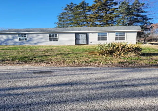 Photo 1 of Single family home for sale at 511 Saint Leo Dr, East St. Louis, IL 62206 | MLS# 12778811 | Listing updated on 2026-10-06