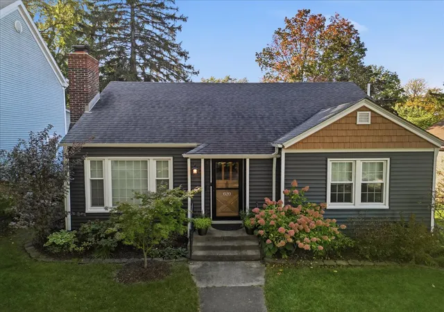 Photo 3 of Single family home for sale at 620 James Ave, Rockford, IL 61107 | MLS# 12778822 | Listing updated on 2026-10-07