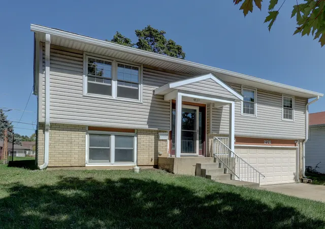 Photo 3 of Single family home for sale at 276 E Wrightwood Ave, Glendale Heights, IL 60139 | MLS# 12778827 | Listing updated on 2026-10-08