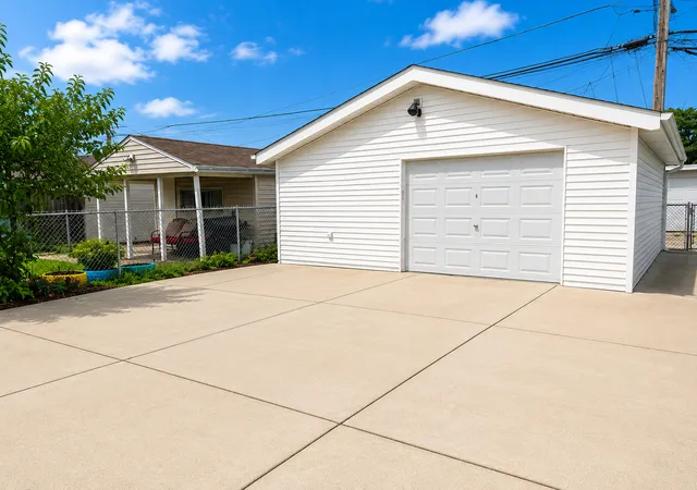 Photo 29 of Single family home for sale at 3836 W 85th Street, Chicago, IL 60652 | MLS# 12778841 | Listing updated on 2026-10-07