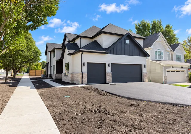 Photo 3 of Single family home for sale at 524 W 3rd Street, Elmhurst, IL 60126 | MLS# 12778855 | Listing updated on 2026-10-09