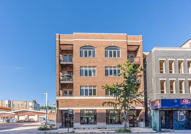 Condo for sale at 1154 W Diversey Pkwy #2W, Chicago, IL 60614 | MLS# 12778860